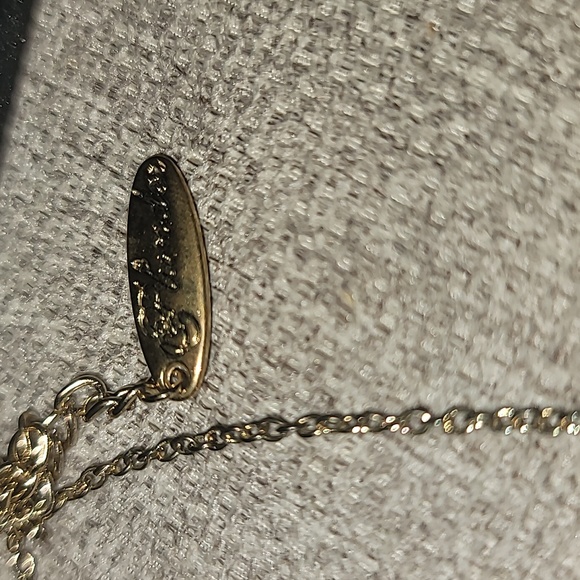 NWT designer Plunder flower gold necklace - Picture 4 of 6